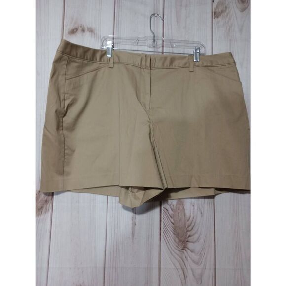 Lane Bryant Shorts‎ Ladies 26 Khakis - Picture 1 of 6